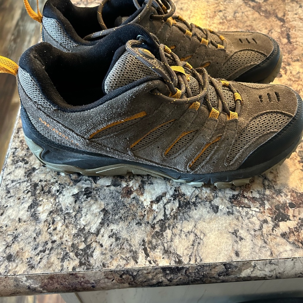 Mens Merrell hiking boots